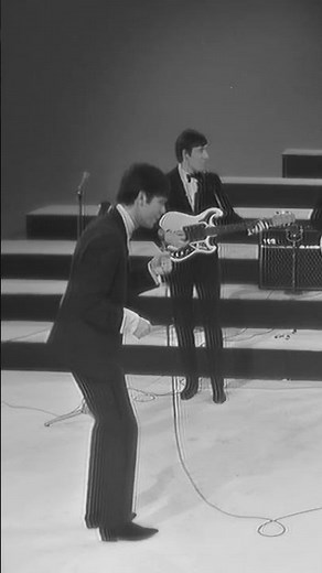 Cliff Richard & The Shadows - 'Move It' @Live in London #cliffrichard #shadows