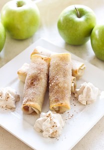 Baked Apple Pie Egg Rolls