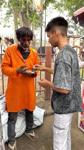 My brother was feeling very hungry 🙏😭💔 #humanity #helping #respect #shortvideo #viralvideo