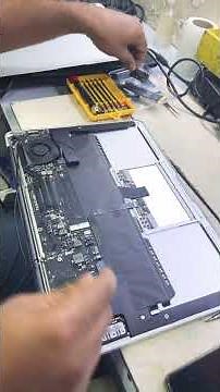 Why Does My MacBook Air Turn On Then Off? Common Solutions & Troubleshooting