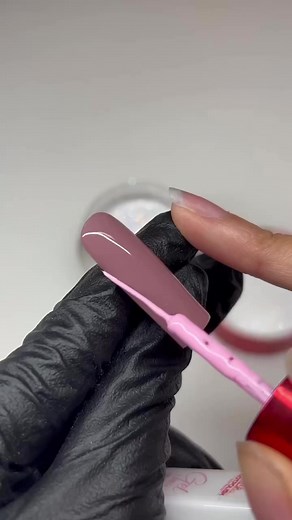 How beautiful is this nail look? Use Sugar Effect for that perfect sparkle All Notpolish products 💕 application by @nailsby_anniele | Notpolish