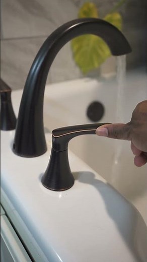 How to clean a Dyson vacuum?