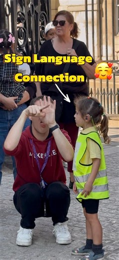 1.1M views · 9.6K reactions | Breaking down barriers: a tour guide uses sign language to bring the Horse Guard's history to life for a deaf girl.   #reelsviralシfb #fyp #kingsguard #highlights #britisharmy | King Guards horses England | Facebook