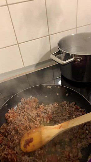 Easy Ground Meat Pasta Recipe in a Cozy Kitchen