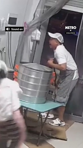 1.9M views · 26K reactions | A lifesaver in action! | Metro | Facebook