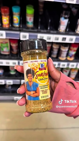 Why didn’t y’all tell me Amazon Fresh carts were this high-tech?! 😳🛒 It scans your stuff before it hits the cart, weighs your fruit, & it shows you your total as you shop!! I was in there acting like I ain’t never had nothing nice before 😂🤣 naw but fr lowkey it felt like I was shopping in 2035 so I will be back! #amazonfinds #amazonfresh #hightech #snacktok #groceryrun #amazonhaul #foodiefinds #momlife #budget #meal