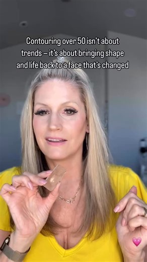 𝑪𝒐𝒏𝒕𝒐𝒖𝒓𝒊𝒏𝒈 𝒂𝒇𝒕𝒆𝒓 𝟓𝟎? 𝑻𝒉𝒆 𝒑𝒍𝒂𝒄𝒆𝒎𝒆𝒏𝒕 𝒎𝒂𝒕𝒕𝒆𝒓𝒔 𝒎𝒐𝒓𝒆 𝒕𝒉𝒂𝒏 𝒆𝒗𝒆𝒓. When you contour your cheeks, always follow your natural cheekbone — and keep that contour 𝒂𝒃𝒐𝒗𝒆 𝒊𝒕, not below. Why? Because placing it too low can actually drag your face down, instead of lifting it up. A simple shift in technique can make a huge difference in how youthful and sculpted your face looks — and cream contour makes it even easier to blend and lift naturally. 𝑳𝒆𝒕’𝒔 𝒃