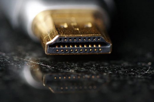 Brancher un PC sur la télévision avec un câble HDMI ou adaptateur