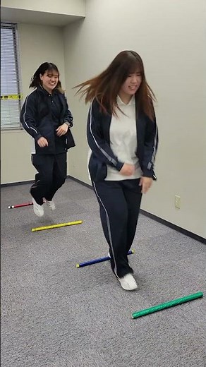 【関西医科専門学校】棒を使ってラダートレーニングゲソ【棒体操】#Shorts