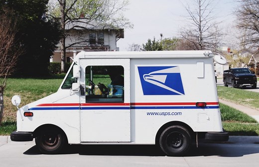 How Do I Find Out What Time My Mail Comes? (Helpful Tips)