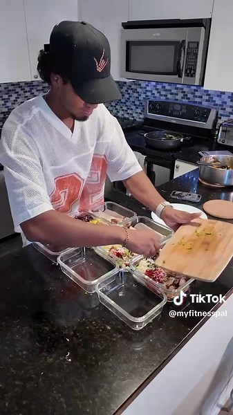 Every goal starts with a plan 💪 Whether it’s building strength, feeling your best, or staying consistent — meal planning keeps you on track. 📲 Log your meals, stay accountable, and make progress with MyFitnessPal Premium #healthandwellness #fitnessgoals #mealplanner #mealplanning #recipesoftiktok @thoshn