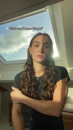 14-Year-Old Girl Flexes Impressive Biceps