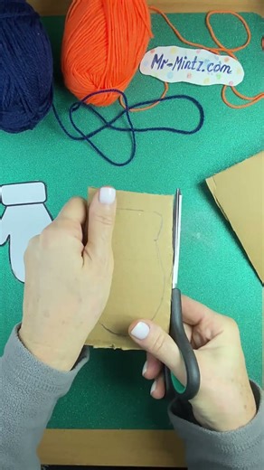 Mind-Blowing Yarn Mitten DIY 🧶✨ | ASMR Christmas Craft #Shorts