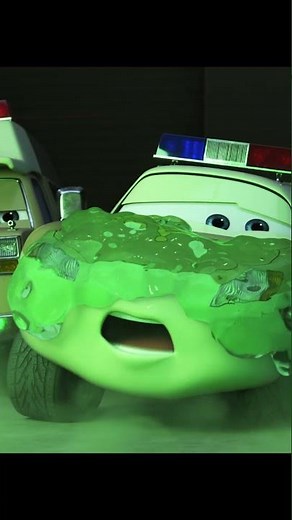 Acting is HARD for Lightning McQueen! 🥺🎬 | Pixar Cars | Disney Jr.