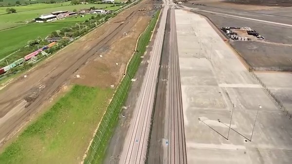 19K views · 187 reactions |  We're entering an important phase to connect a major new rail freight interchange to the West Coast Main Line in Northampton. Please check your journeys through the area between 2 and 10 September while we install complex kit:  https://www.networkrailmediacentre.co.uk/news/major-future-boost-for-rail-freight-as-work-continues-on-west-coast-main-line-hub #Freight | Network Rail | Facebook