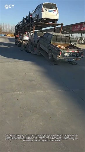 "Smart Way to Load Scrap Cars! 🚛 How Pros Move Wrecked Vehicles Safely"