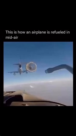 270K views · 1.3K reactions | Here’s how mid-air refueling works: A...