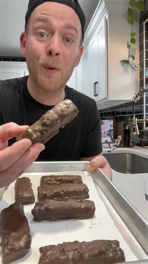 Homemade 100 GRAND Bars 😁 #easyrecipe #100grand #candybar #homemadecandy #candy #bar #chocolate #c | Kitchentool