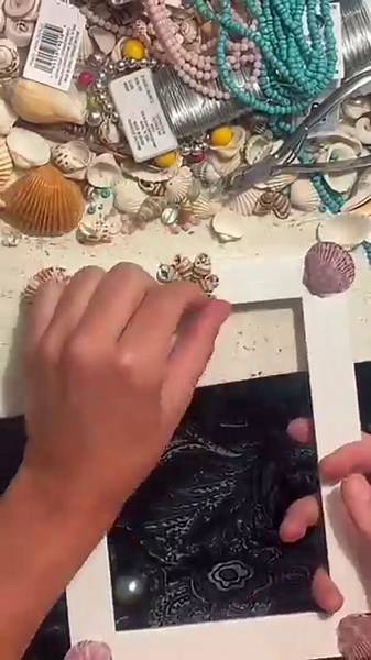 DIY Seashell Picture Frame | Easy End-of-Summer Craft