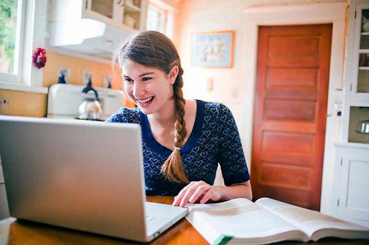 How to Find Scholarships for College Students | BestColleges