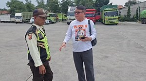 244K views · 4.2K reactions | Part32 Di Rest Area km19b Bekasi Minggu,02-10-2025 Driver Spj T795 Khoirul Umam Dusun Krajan 008/004 Tambakselo Wirosari Grobogan Masuk Spj 17-09-2025 Tgl 24-10-2025 Jam 19:00 Jual Ban Stip Ke Truk Fuso plat R Dengan Harga 500rb Di Km19b Korban Judol | Samuel Andy Atmodjo | Facebook