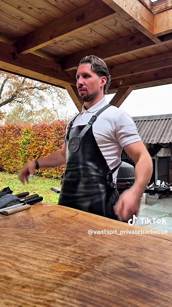 Delicious Venison Steak With Sticky Cranberry Sauce