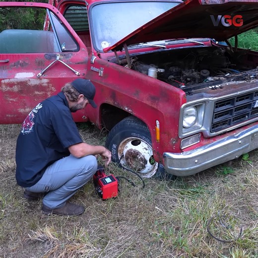 NEGLECTED Dually Flatbed Square body! Will It RUN AND DRIVE after 21 YEARS? This trucks been off the road for 21 years. Mice have eaten much of the truck including hoses, wiring, and interior. There's parts missing and it needs a bunch of work. None the less, let's see if I can get it running and driving once again! #VGG #roadworthyrescues #vicegripgarage #repair | Vice Grip Garage