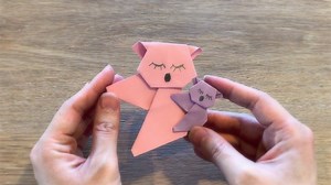 In this video, I'll show you how to make a cute origami Koala bookmark 🥰🤗🐨📖 The paper I use in this video is 12 x 12 cm (body) and 8 x 8 cm (head) for the adult Koala, and 6 x 6 cm (body), and 4 x 4 cm (head) for the baby Koala. https://www.youtube.com/origamiprincess https://www.facebook.com/princessorigami http://origamiprincess.com Thanks for watching ❤️ #origami #origamibookmark #paperbookmark | Origami Princess