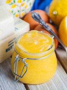 How to Make Easy Lemon Curd (video)