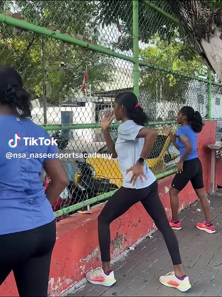 Friday morning session 🏃‍♀️🏃‍♀️💪👉🏃‍♀️#NaseerSports #letsmove #future #sprint #sprintdrills #naseercoacholy #sprintdrills #kidsathletics #drills #beachtraining #jumpbox #joincall9995489 @WorldAthletics @Brooks Running