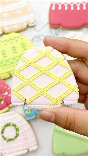 Simple Grid Pattern Tutorial✨💗簡単な格子柄の描き方 #christmas #christmascookies #cookiedecorating