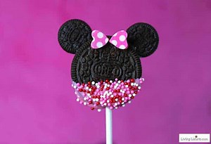 Minnie Mouse Cookie Pops
