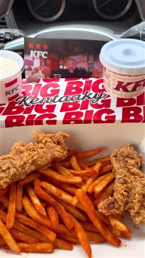 تحدي سحس بيج كنتاكي 😋👌🏻 #مطاعم_الرياض#اكسبلور#تيك_توك#كنتاكي#الكبير_للكبير @KFC Arabia