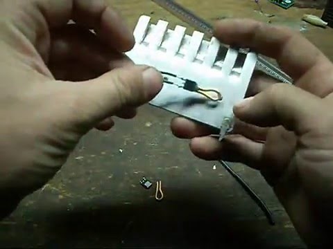 Simple heatsink mounting method for SMD power transistors.