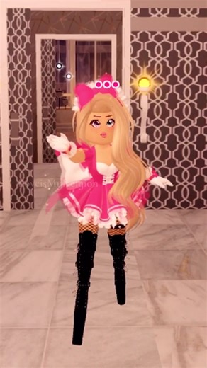 Exploring the New Dear Dollie Heels in Royale High