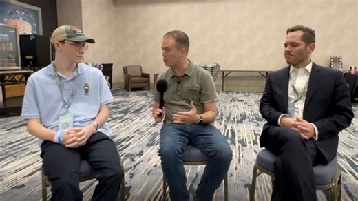 'It's unfathomable': YouTuber banned from Roblox warns parents after predator busts