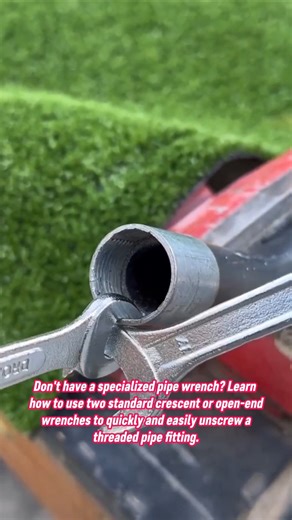 🔧 No pipe wrench, no problem! Open a Threaded Socket with 2 Normal Wrenches #diy #tips #tricks #how