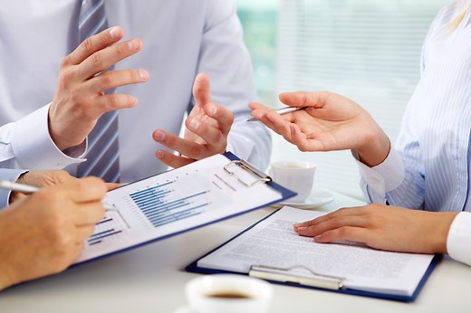 How Does a Project Controller Control a Project?