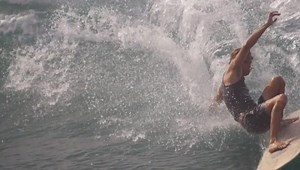 Single-fin hard jibes. Surf mat speed lines. The Wizard Hynd. Hit the link below to watch a 3-minute highlight reel from filmmaker Jack Coleman—and see his still frames featured in TSJ 28.4 in full lo-fi motion. To learn more about Coleman and his “position of synthesis” in the depths of surfing’s groovers and shakers, pick up a copy of the new issue. https://srfrsj.nl/SUPER8 | The Surfer's Journal