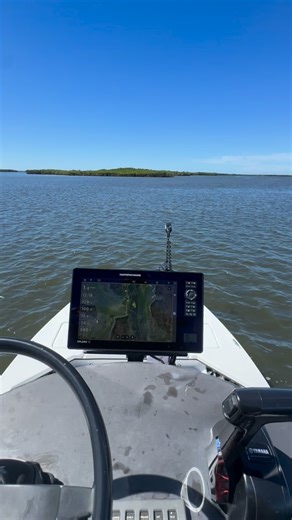 29 reactions | Best tools on the flats, Humminbird Explore with Coast Master Premium along with Minn Kota’s Instinct Quest and Raptors holding it down. #captjameskerr #minnkota #qauntumfishing #MinnKotariptide #Humminbird #Explore #MinnkotaPro #crystalriverfishing #redfish #inshorefishing #seatrout #snook www.crystalriverflatsfishing.com | Capt James Kerr Fishing Charters | Facebook