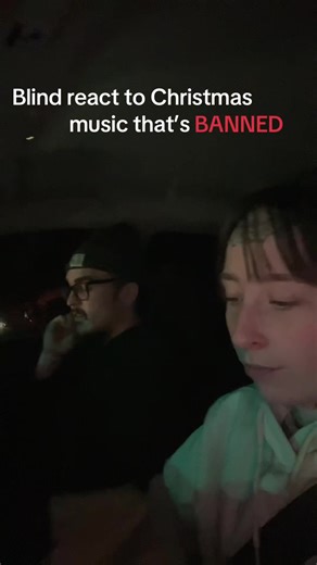 I’m FLOOREDDDD. Santa again?!!! #blindreact #blindreactchristmas #fyp #bannedmusic #santa