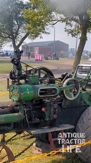 This little Case Steam engine was running the shingle mill at the Central States Threshermen's Reunion in Pontiac, IL. Antique Tractor Life, it's not just a hobby, it's a lifestyle. Tractors, Tractor, Farming, Threshing, Mill, Woodworking, Saw Mill, Steam Power, Steam Engine, Steam, Agriculture , Farmer, Farm, Farm Life, #tractors #tractor #farm #farming #farmer #farmlife #diesel #dieselpower #agriculture #steam #steampower #steamengine #antiquetractorlife | Antique Tractor Life