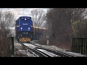 Log Rail train gets loaded with subballast at Očura quarry