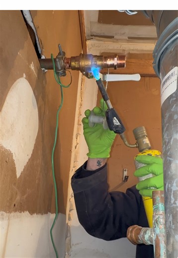 Hooking up a Water Heater #plumbing #plumber #plumberlife #plumbinglife #plumbersoftiktok #waterheater #waterheaters #waterheaterreplacement #copper #solder #ballvalve #expansiontank #plumbingrepair #plumbingtok #diy #fyp #foryou #serviceplumber #theconservativeplumber