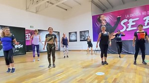 🚨 Como La Flor 🌹 🎤 ZIN 92 🎧 Zumba Fitness 🎧 Beto Perez 📍 Centro Deportivo La Loma Inscríbete a nuestras clases en línea‼️ 🔥 Encuentra todos los videos en Instagram y YouTube‼️ 🔥 www.Instagram.com/alexisperezbenitez 🔥 Www.YouTube.com/alexisperezbenitez | Alexis Perez Benitez