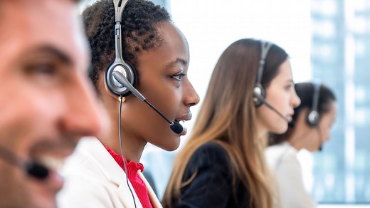 A guide to efficient call center staffing (with useful tips)