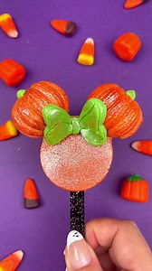 1.5M views · 10K reactions | One of my favorite Halloween Minnie Mouse Oreo Pops from a couple years ago.  #oreo #oreos #oreopops #cookiepops #oreocookies #Halloween #halloweencookies #halloweentreats #spookyszn #pumpkinseason #spookyseason #halloweenideas #halloweeninspiration #pumpkinspice #disneyhalloween #disney #minniemouse #minniemouseparty #disneyparty #halloweenparty #halloweenpartyideas | beautyanddasweetz | Facebook