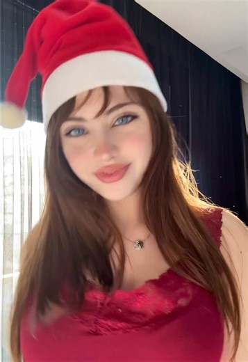 happy new year everyone!!!! 🎄🎄🎄🎅🏿🎅🏿🎅🏿🎅🏿 #hiri #fy #xybca #newyear #blowthisup