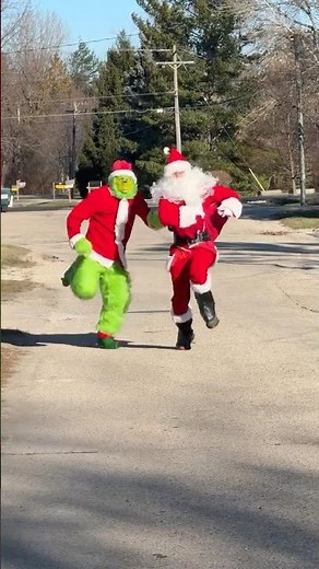The Grinch VS. Santa. Part 3