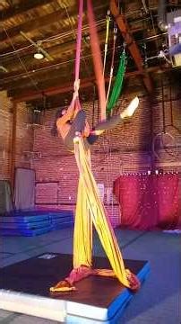 Beautiful Black Queen Aerialist Doing An Amazing Routine on the Silks 🎪
